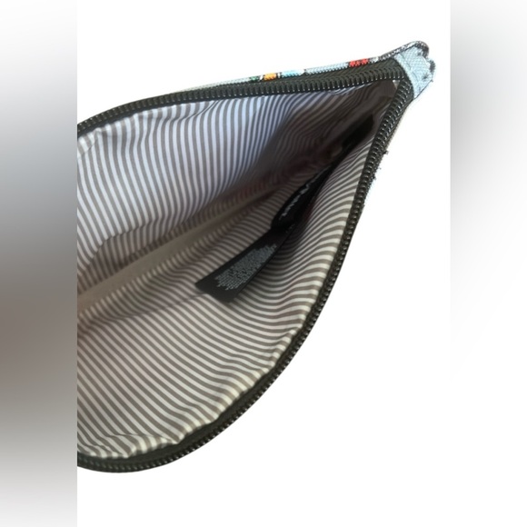 LOUNGEFLY -Harry Potter Themed Pouch - Light Blue - Picture 4 of 6